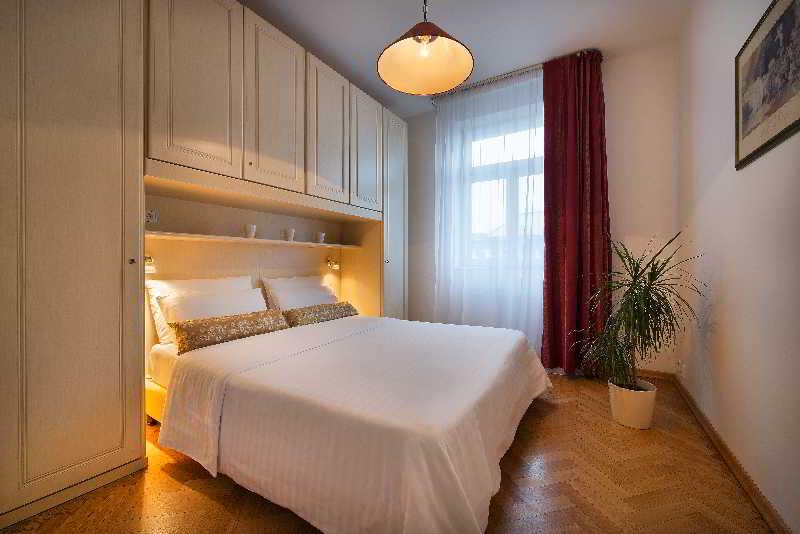 Hotel Suite Home Praha 4*
